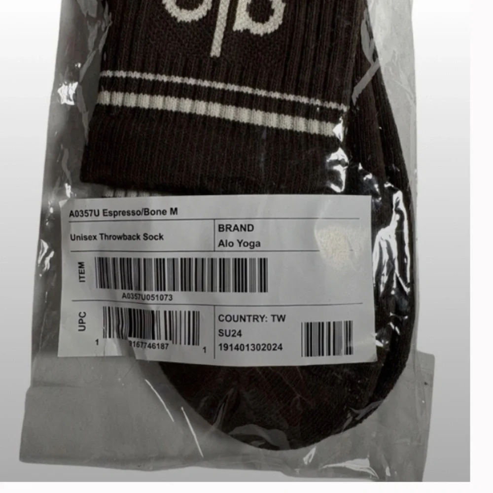 Alo Yoga Unisex Half-Crew Throwback Sock | Brown | Medium